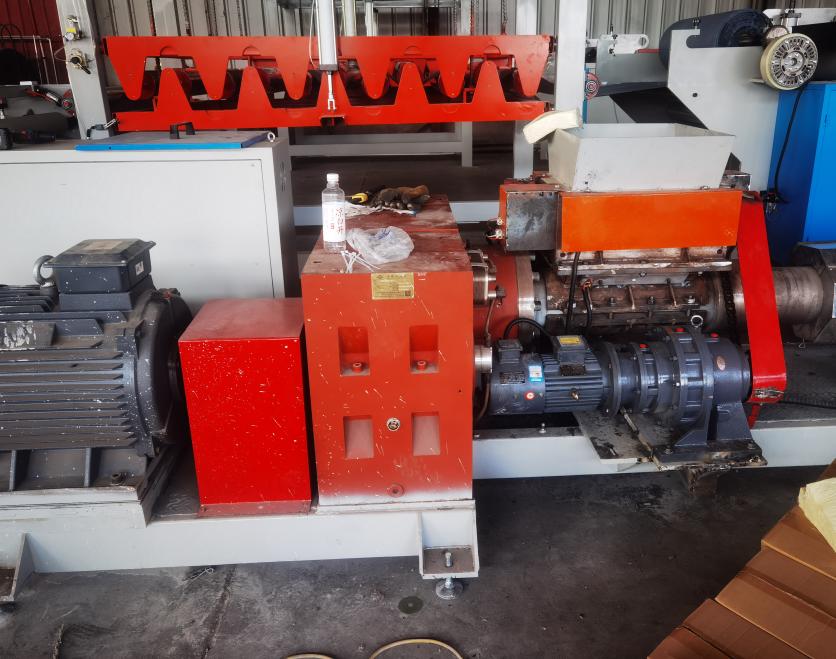 Butyl rubber waterproof membrane production line